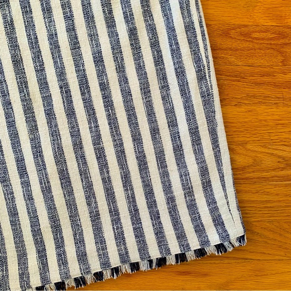 CLEARANCE Banana Republic—Navy White Stripes, Tweed Pencil Skirt, Raw Edge - Picture 10 of 10